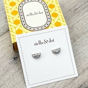 Deja Vu Stone Studs Howlite